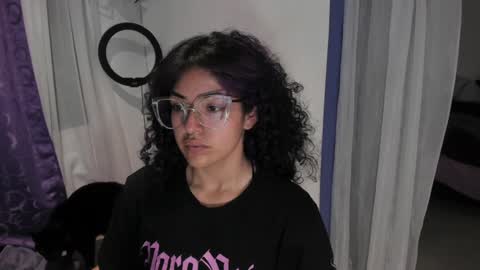 Snapshot of witchofhearts chatting on January 5, 2025, 3:11 am Luna Violeta A r t i s t online show from January 5, 2025, 3:11 am