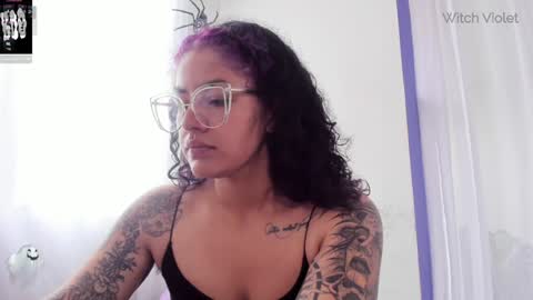 Snapshot of witchofhearts chatting on January 29, 2025, 2:21 pm Luna Violeta A r t i s t online show from January 29, 2025, 2:21 pm