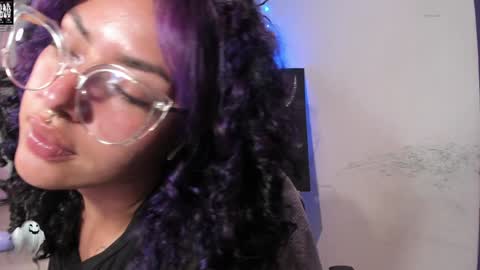 Snapshot of witchofhearts chatting on February 7, 2025, 1:58 am Luna Violeta A r t i s t online show from February 7, 2025, 1:58 am