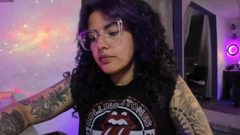 Snapshot of witchofhearts chatting on February 27, 2025, 11:48 pm Luna Violeta A r t i s t online show from February 27, 2025, 11:48 pm