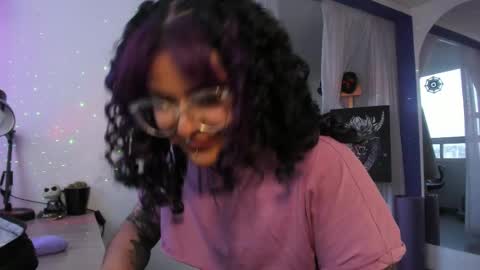 Snapshot of witchofhearts chatting on March 3, 2025, 10:52 pm Luna Violeta A r t i s t online show from March 3, 2025, 10:52 pm