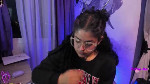 Snapshot of witchofhearts chatting on November 20, 2025, 10:26 am Luna Violeta A r t i s t online show from November 20, 2025, 10:26 am