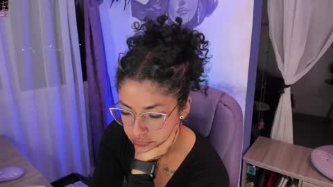 Snapshot of witchofhearts chatting on December 2, 2025, 4:29 am Luna Violeta A r t i s t online show from December 2, 2025, 4:29 am