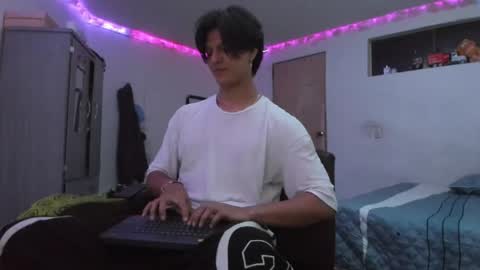 Snapshot of with_ken chatting on April 1, 2026, 7:20 am Ken online show from April 1, 2026, 7:20 am