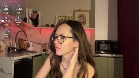 Isobelle online show from February 8, 2025, 2:16 pm