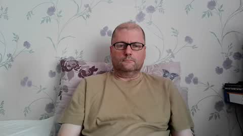 Snapshot of wobble444 chatting on July 7, 2026, 9:13 am wobble444 online show from July 7, 2026, 9:13 am