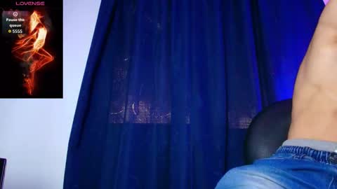  W O L F  online show from December 17, 2025, 11:38 am