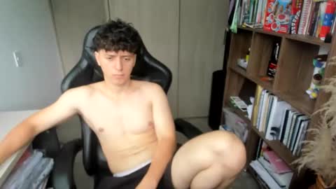 Snapshot of wolker_allan chatting on December 13, 2025, 7:53 pm wolker_allan online show from December 13, 2025, 7:53 pm