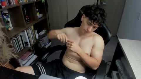 Snapshot of wolker_allan chatting on December 18, 2025, 4:07 am wolker_allan online show from December 18, 2025, 4:07 am