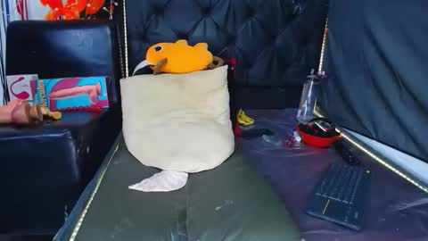 katty dirty online show from December 19, 2025, 11:34 pm