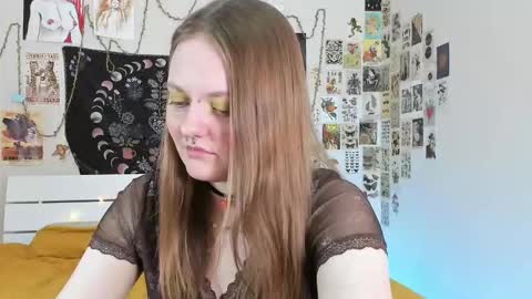 wonderconnie online show from October 25, 2025, 1:07 pm