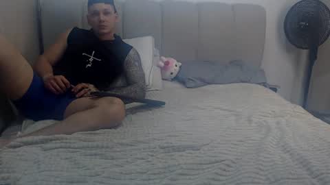 Snapshot of wondercouplexxx chatting on June 12, 2026, 5:50 am Sofia And Thomas online show from June 12, 2026, 5:50 am
