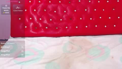   online show from October 18, 2025, 9:15 pm