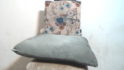 SHENIEL RODRIGUEZ online show from January 25, 2025, 8:42 pm