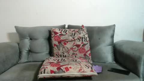 SHENIEL RODRIGUEZ online show from February 5, 2025, 2:29 am