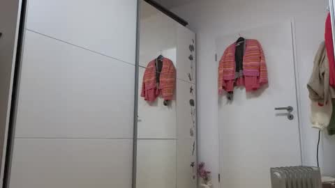 Wondergirl online show from March 21, 2026, 8:19 am