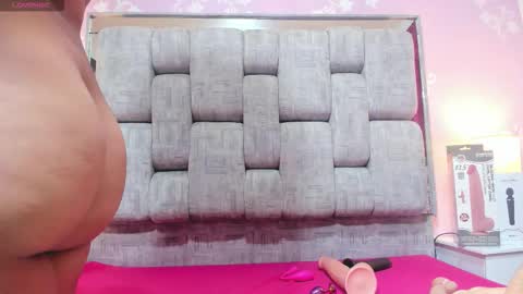 Snapshot of wonderkloe_ chatting on November 4, 2025, 8:30 pm wonderkloe_ online show from November 4, 2025, 8:30 pm