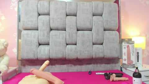 Snapshot of wonderkloe_ chatting on November 16, 2025, 7:30 pm wonderkloe_ online show from November 16, 2025, 7:30 pm