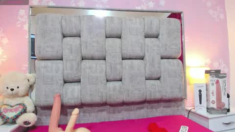 Snapshot of wonderkloe_ chatting on November 29, 2025, 8:01 pm wonderkloe_ online show from November 29, 2025, 8:01 pm