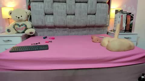 Snapshot of wonderkloe_ chatting on December 13, 2025, 7:53 pm wonderkloe_ online show from December 13, 2025, 7:53 pm