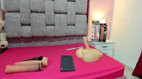 Snapshot of wonderkloe_ chatting on December 14, 2025, 7:29 pm wonderkloe_ online show from December 14, 2025, 7:29 pm