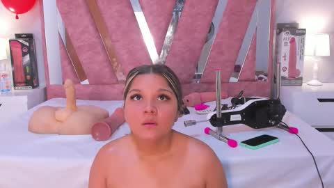 Snapshot of wonderkloe_ chatting on February 17, 2026, 7:42 pm wonderkloe_ online show from February 17, 2026, 7:42 pm