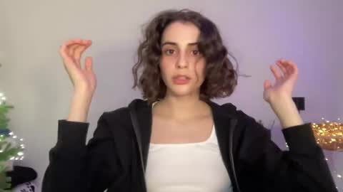 Stia online show from March 6, 2025, 6:16 pm