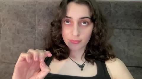 Stia online show from September 23, 2025, 5:05 pm