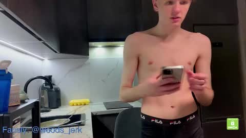 Snapshot of woods_jerk chatting on February 10, 2026, 9:19 pm Mitya online show from February 10, 2026, 9:19 pm