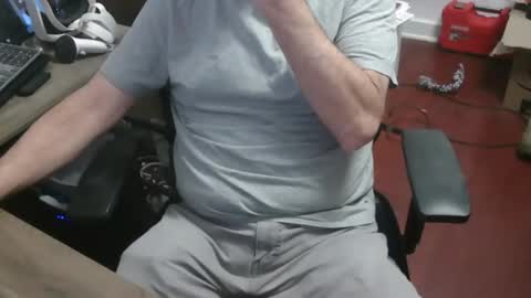 woodworker6473 online show from February 19, 2026, 12:17 am