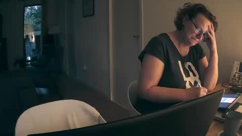 woodwurm and Snoeske online show from March 6, 2025, 5:57 am