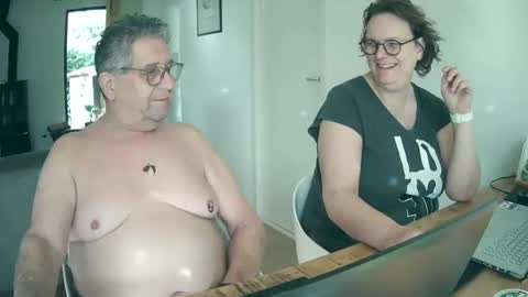 woodwurm and Snoeske online show from March 6, 2025, 10:52 am