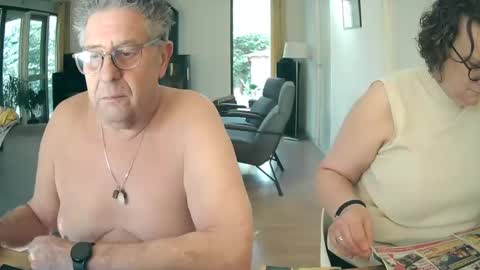 woodwurm and Snoeske online show from March 8, 2025, 10:43 am