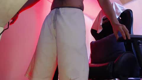 Snapshot of woondeer17 chatting on November 1, 2025, 4:20 pm Woondeer online show from November 1, 2025, 4:20 pm