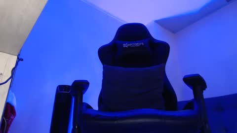 Snapshot of woondeer17 chatting on December 13, 2025, 7:53 pm Woondeer online show from December 13, 2025, 7:53 pm