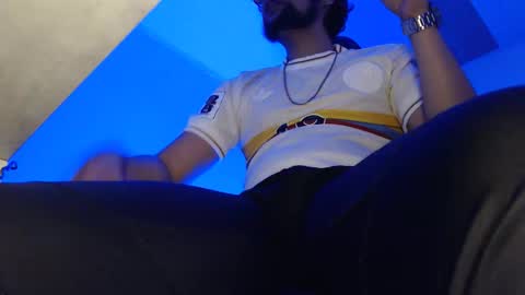 Snapshot of woondeer17 chatting on December 15, 2025, 7:18 pm Woondeer online show from December 15, 2025, 7:18 pm