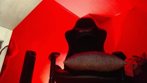 Snapshot of woondeer17 chatting on December 19, 2025, 10:39 pm Woondeer online show from December 19, 2025, 10:39 pm