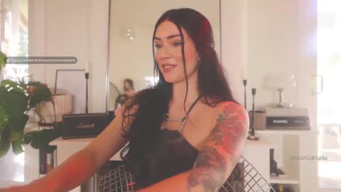 Brielle online show from February 25, 2025, 11:00 pm