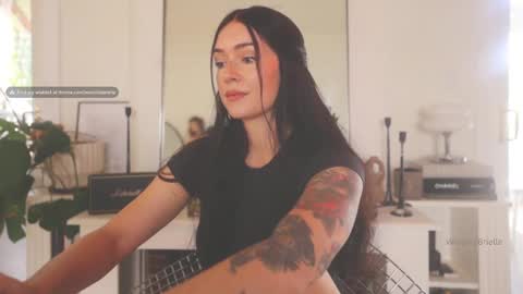 Brielle online show from March 3, 2025, 9:59 pm