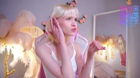 wow_angel online show from June 20, 2026, 5:32 am