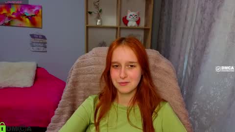 wow_emma_ online show from April 18, 2026, 2:21 pm