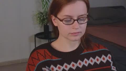 Rebecy online show from November 25, 2025, 2:06 pm