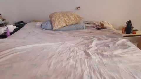 Cuteipie online show from September 12, 2025, 11:15 pm