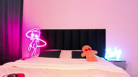 Emi online show from December 17, 2024, 2:01 am