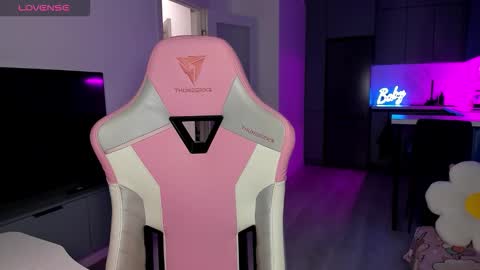 Emi online show from February 10, 2026, 5:11 am