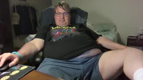 Snapshot of wrensroom chatting on February 23, 2025, 5:12 am Wren Valentino online show from February 23, 2025, 5:12 am