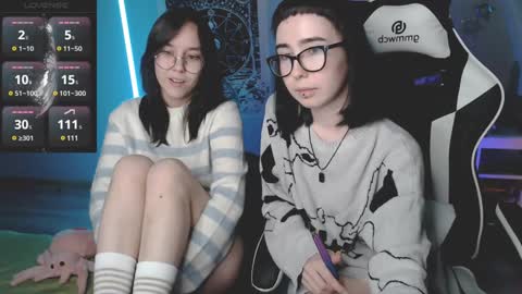 Julia and Amelia online show from December 3, 2024, 7:33 pm