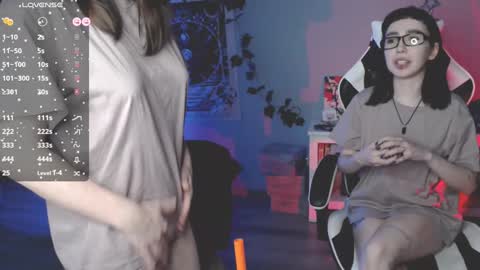 Julia and Amelia online show from January 30, 2025, 7:15 pm