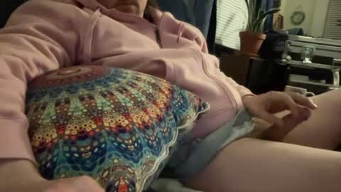 Snapshot of wucious chatting on December 19, 2025, 10:55 am wucious online show from December 19, 2025, 10:55 am