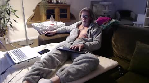 WyattEarp64 online show from January 2, 2025, 7:44 am